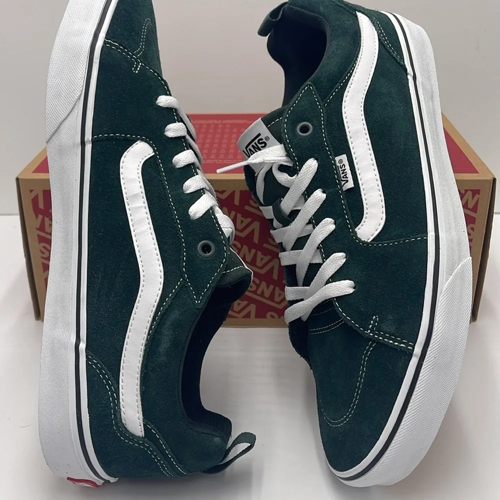 Vans Men’s Filmore Suede Scarab/White
VN000CSUDDF
Sneakerss - Picture 11 of 16